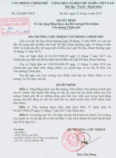 VASEP is awarded the Certificate of Merit by Minister, Chairman of the Office of the Vietnamese Government Mai Tien Dung